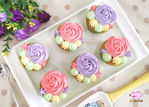 Colorful cupcake class
