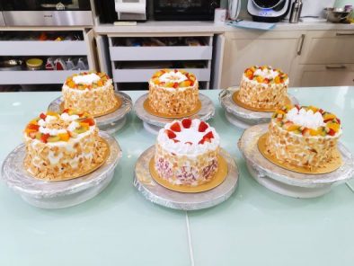 Birthday fruit cake class